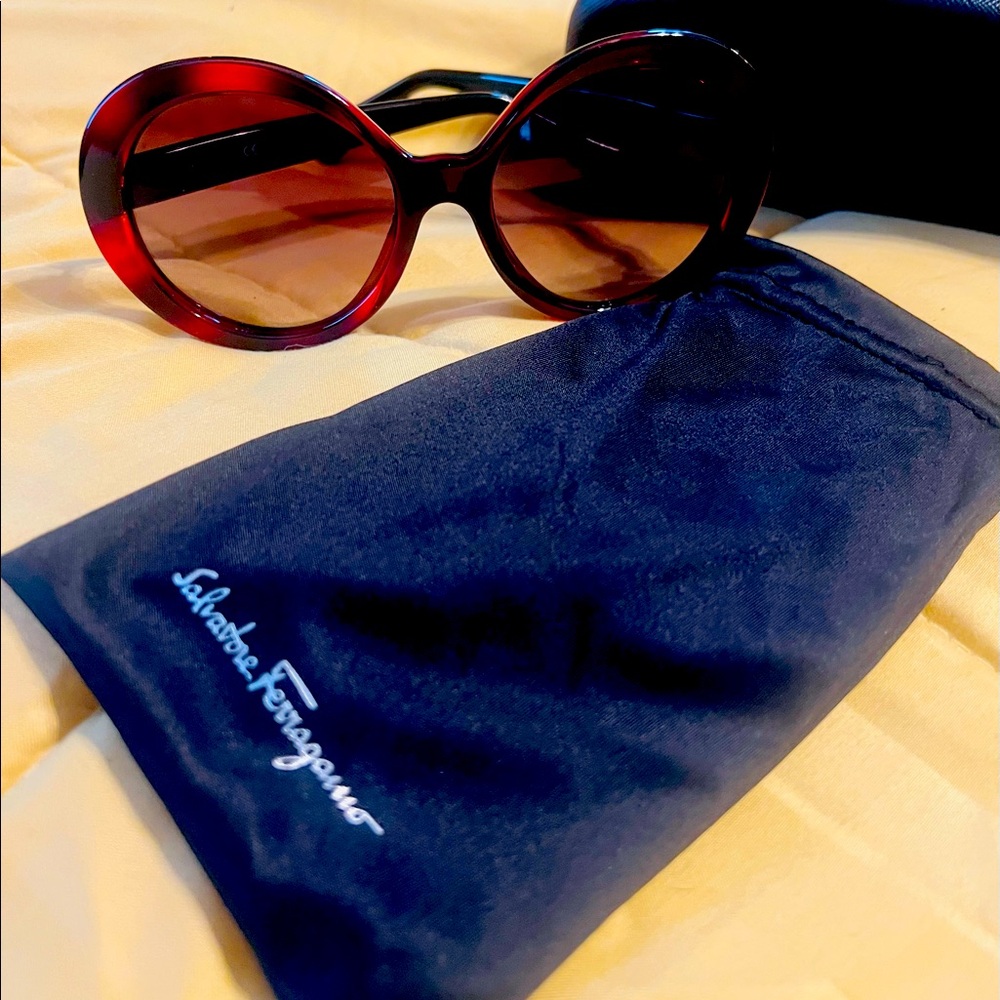 Salvatore Ferragamo ladies sunglasses.  Only worn once.